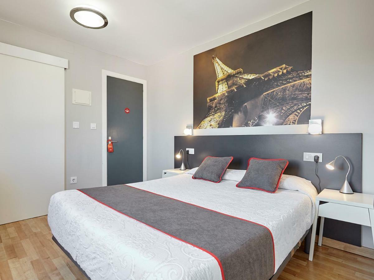 Hostal Mas Ferrer Cornellá de Terri Екстериор снимка
