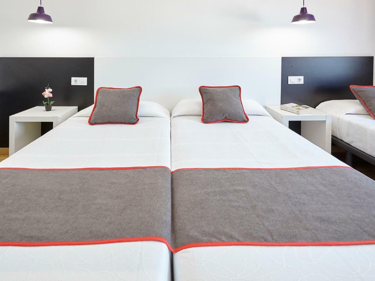 Hostal Mas Ferrer Cornellá de Terri Екстериор снимка