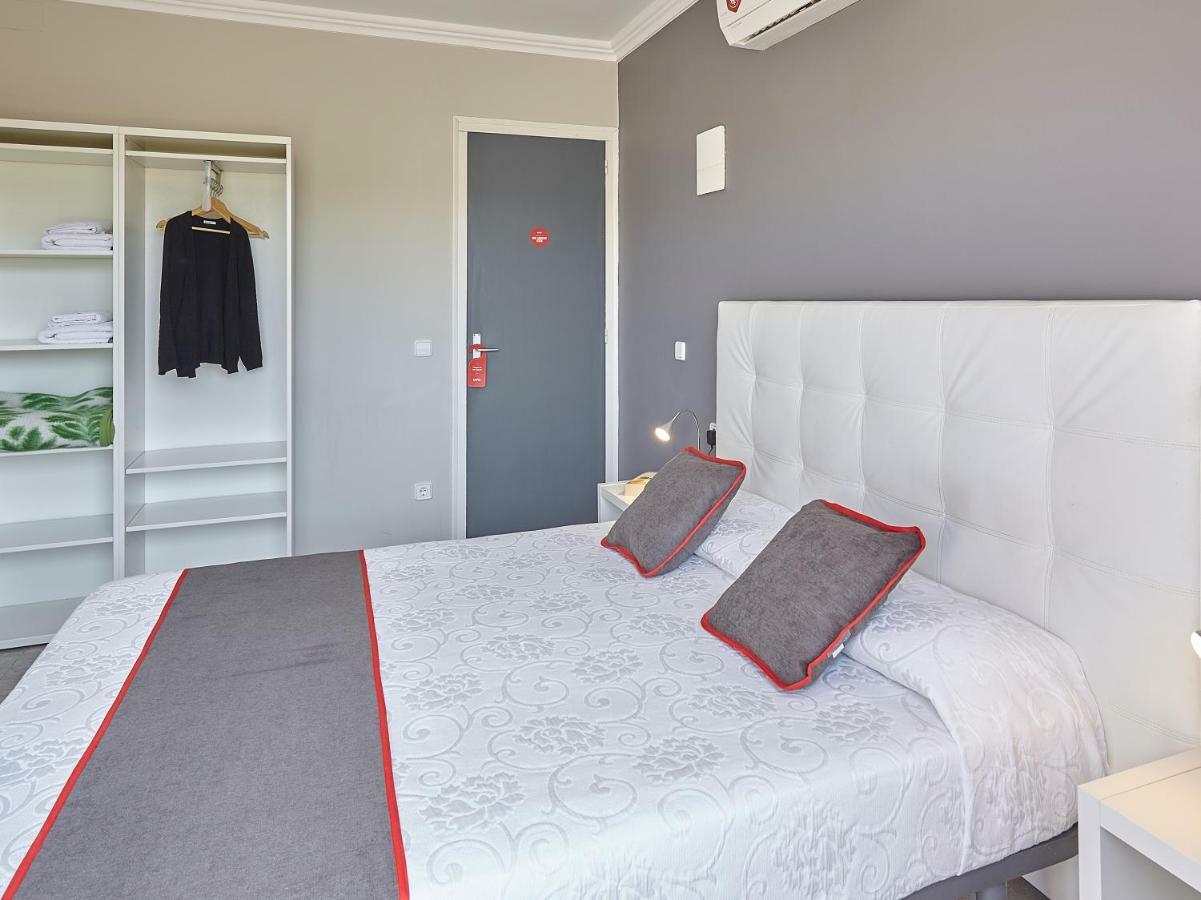 Hostal Mas Ferrer Cornellá de Terri Екстериор снимка