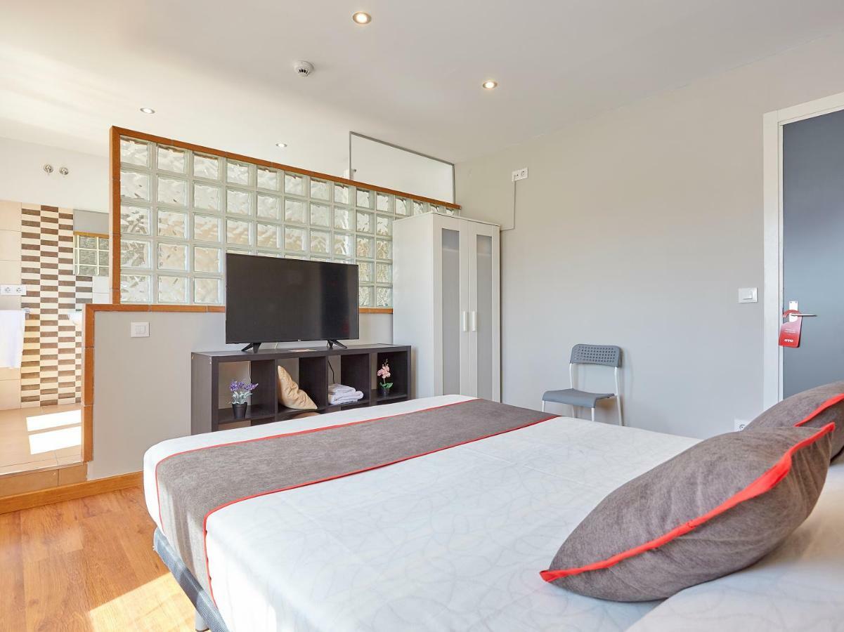 Hostal Mas Ferrer Cornellá de Terri Екстериор снимка
