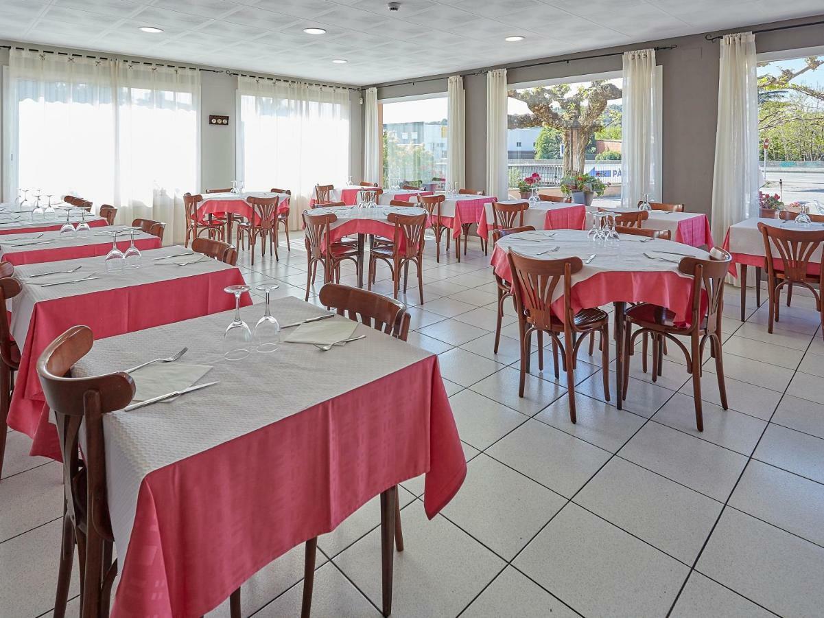 Hostal Mas Ferrer Cornellá de Terri Екстериор снимка