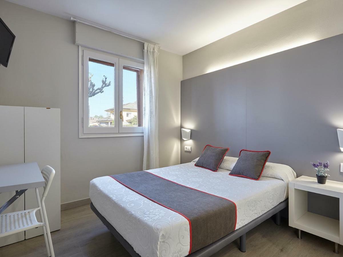Hostal Mas Ferrer Cornellá de Terri Екстериор снимка